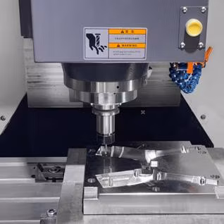Usinagem CNC Fresagem de precisão Soldagem Perfuração Peça de motor de zinco branco Peça de máquina CNC Peça torneada